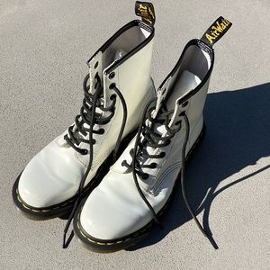 White Doc Marten boots 39